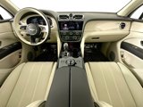 Used 2025 Bentley Bentayga image 4