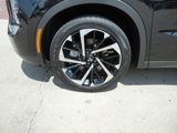 Used 2023 Mitsubishi Outlander SE image 2