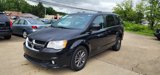 Used 2017 Dodge Grand Caravan SXT image 3