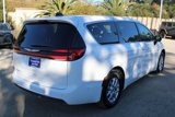 New 2025 Chrysler Pacifica Select image 4
