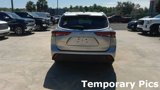 Used 2022 Toyota Highlander XLE image 4