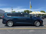 New 2025 Chrysler Pacifica Select image 4