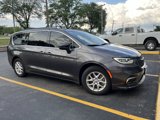 Used 2022 Chrysler Pacifica Touring-L image 2