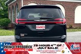 Used 2023 Chrysler Pacifica Touring-L image 4
