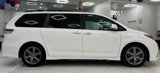 Used 2019 Toyota Sienna SE Premium w/ Carpet Mat Package image 4