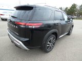 New 2025 Nissan Pathfinder Platinum image 3