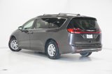 Used 2022 Chrysler Pacifica Touring-L image 5