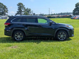 Used 2017 Toyota Highlander XLE image 2