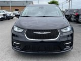 Used 2024 Chrysler Pacifica Touring-L image 2