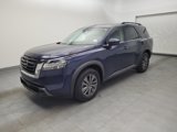 Used 2022 Nissan Pathfinder SV image 2