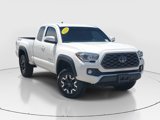 Used 2022 Toyota Tacoma TRD Off-Road image 2