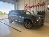 Used 2025 Chevrolet Traverse LT image 2