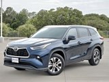 Used 2023 Toyota Highlander XLE image 2