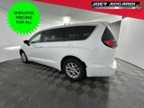 New 2025 Chrysler Pacifica Select image 6
