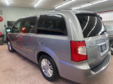 Used 2015 Chrysler Town & Country Limited Platinum image 4