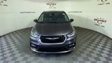 Used 2023 Chrysler Pacifica Touring-L image 3
