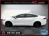 Used 2017 Ford Fusion SE image 2