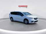 New 2026 Chrysler Pacifica Select image 2