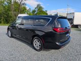 Used 2023 Chrysler Pacifica Touring-L image 4