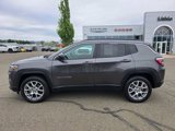 Used 2022 Jeep Compass Latitude image 2