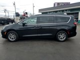 Used 2021 Chrysler Pacifica Touring image 2
