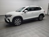 Used 2023 Volkswagen Taos SE w/ Panoramic Sunroof Package image 2