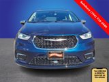 Used 2023 Chrysler Pacifica Limited image 2