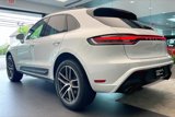 Certified 2025 Porsche Macan image 3