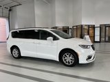 Used 2022 Chrysler Pacifica Touring-L image 2