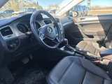 Used 2017 Volkswagen Golf SE image 5