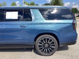 Used 2025 Chevrolet Suburban High Country image 4