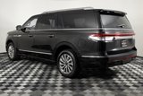 Used 2022 Lincoln Navigator L 4WD image 3