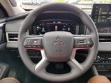 New 2025 Mitsubishi Outlander SE image 6