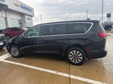 Used 2023 Chrysler Pacifica Touring-L image 5