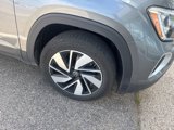 Used 2025 Volkswagen Atlas SE image 3