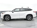 Used 2023 Toyota Highlander XLE image 4