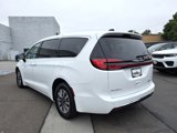 Certified 2024 Chrysler Pacifica Select image 3