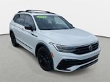 Used 2022 Volkswagen Tiguan SE R-Line image 3