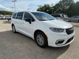New 2026 Chrysler Pacifica Select image 3