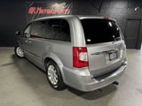 Used 2016 Chrysler Town & Country Touring image 3