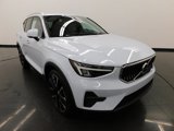 Used 2024 Volvo XC40 B5 Core image 2