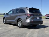 Used 2021 Toyota Sienna LE image 5