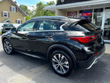 Used 2017 INFINITI QX30 Premium image 3