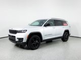 Used 2023 Jeep Grand Cherokee L Laredo image 3