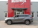 Used 2022 Toyota Highlander XLE image 2