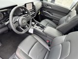 New 2025 Nissan Pathfinder SL image 4