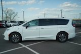 Used 2023 Chrysler Pacifica Limited image 2