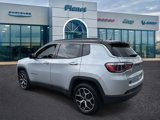 Used 2025 Jeep Compass Limited image 3