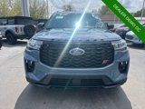Used 2025 Ford Explorer ST image 3