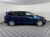 New 2025 Chrysler Pacifica Select image 5